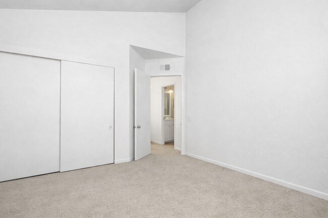 Building Photo - 1768 Promenade Cir