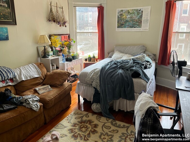 Building Photo - 1595 Beacon St