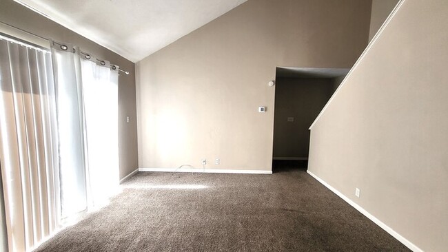 Building Photo - Great 2 Bedroom Condo for Rent in Myrtle B...