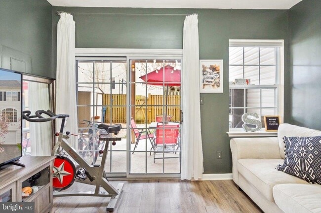 Building Photo - 10136 Pale Rose Loop