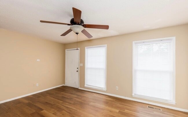 Building Photo - 2517 Wright Cir