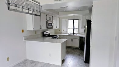 Building Photo - 12232 Caminito Del Mar Sands