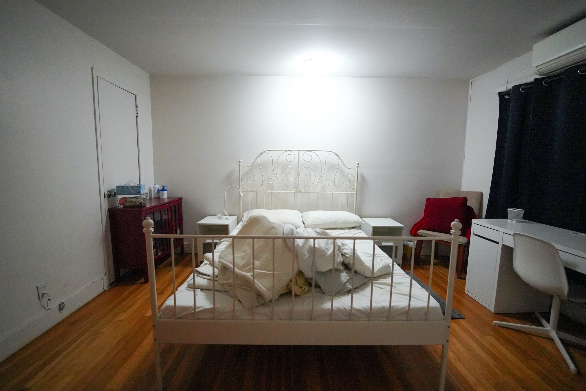 1st master bedroom on top of the staircase - 6776 Dartmouth St