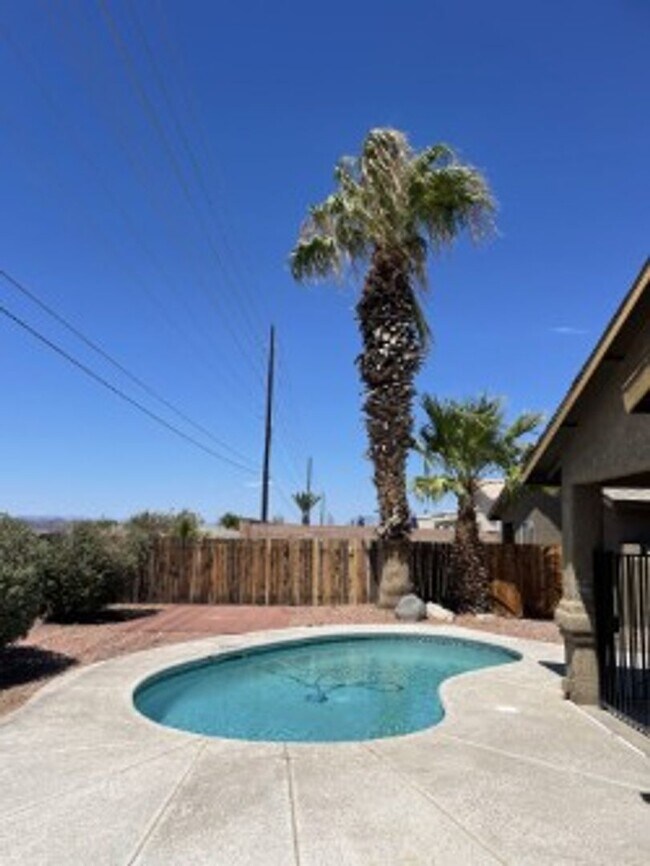 Building Photo - 1171 Regency Dr