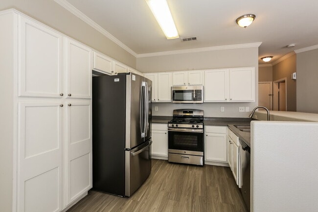 Building Photo - 2407 Character Ct