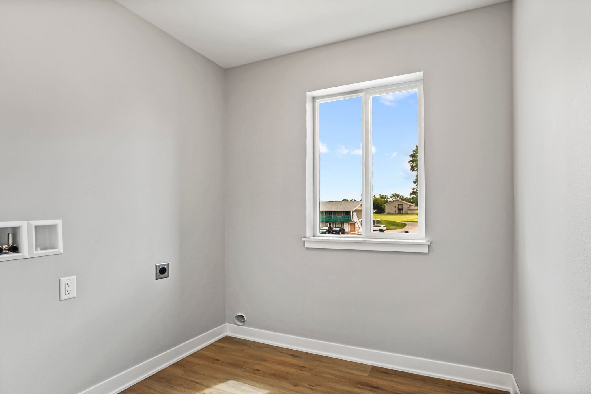 Laundry room - 200 Chalet Dr