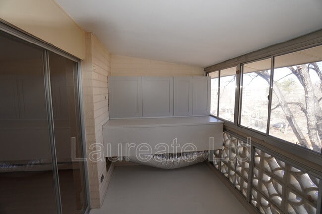 Building Photo - 9380 Center Ave