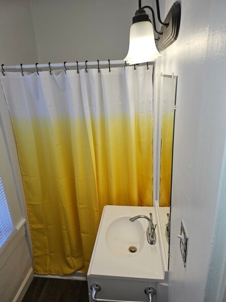 Bathroom - 777 Center St
