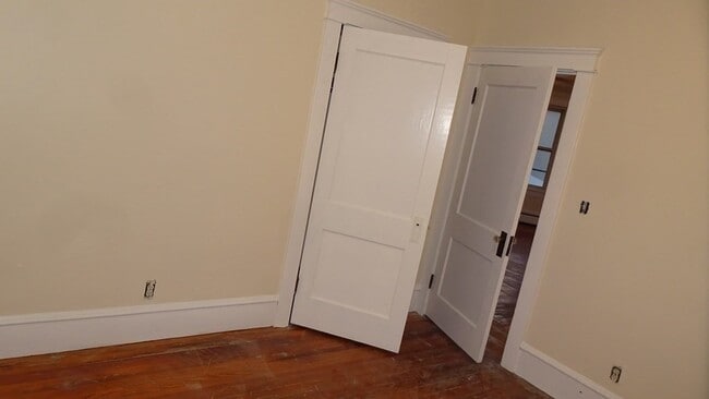 Building Photo - 911 Pine St