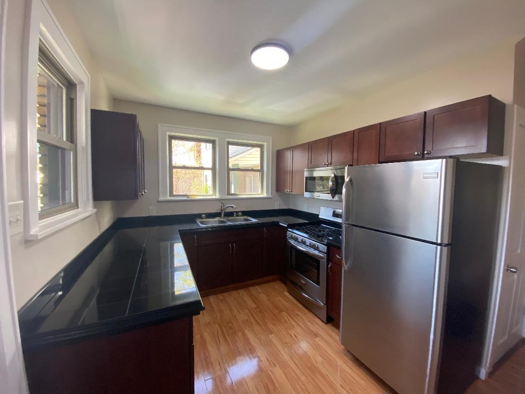 Kitchen - 216 N 12th Ave