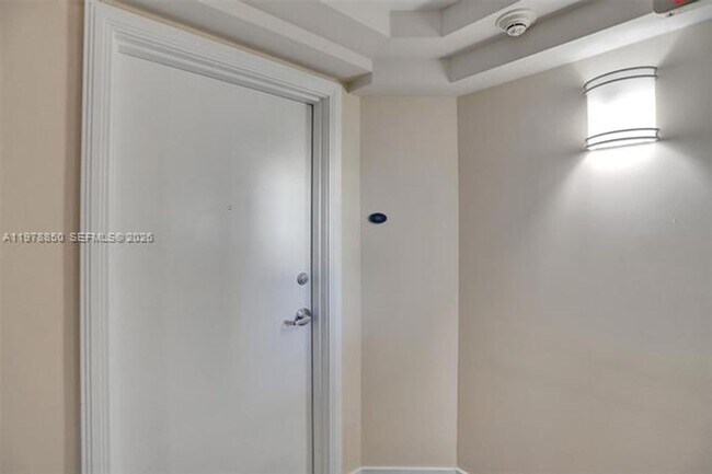 Building Photo - 6917 Collins Ave