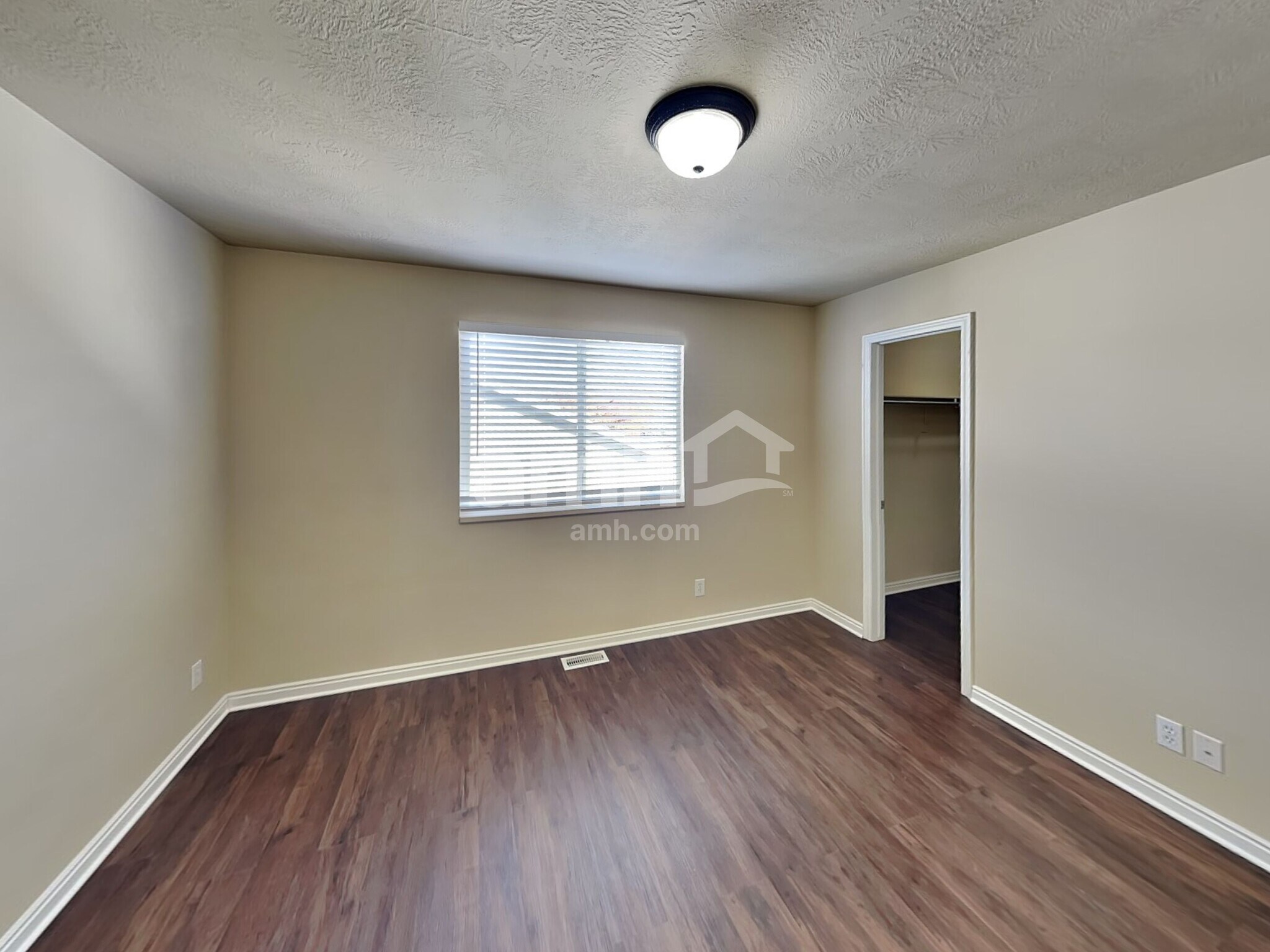 Building Photo - 1526 N 250 W