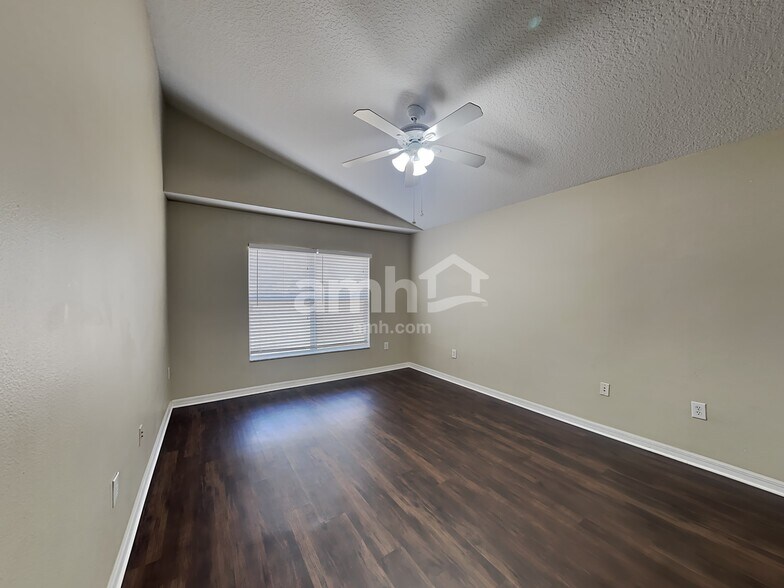 Building Photo - 7014 Monarch Park Dr