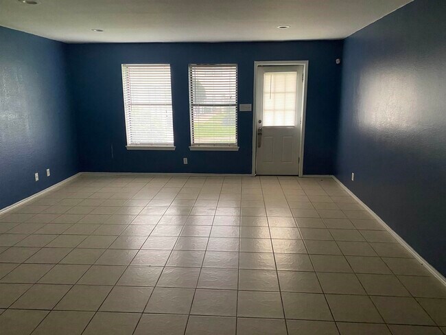 Building Photo - 100 W Village Blvd