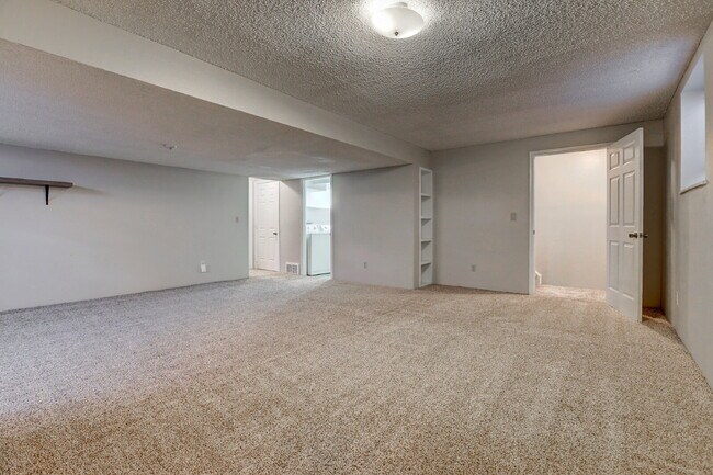 Building Photo - $1,940.95, 2-bed, 2-bath located in Denver