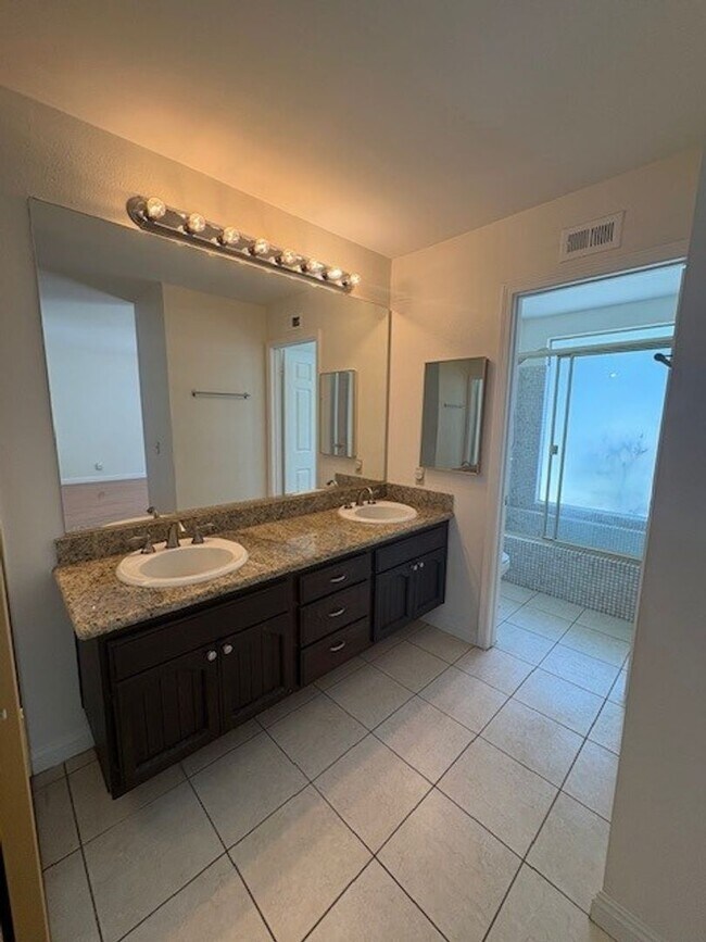 Building Photo - Welcome to your dream home in beautiful Th...