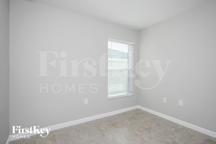 Building Photo - 421 Earhart Dr