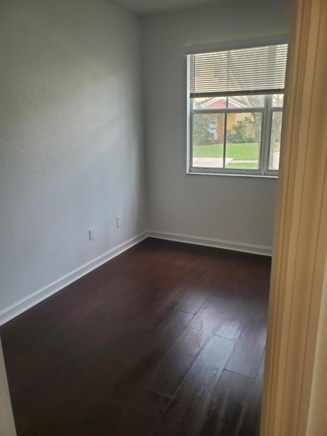 Building Photo - 2227 Shoma Dr