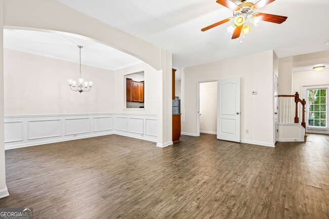 Building Photo - 558 Woodland Park Terrace