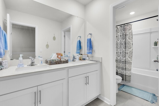 Building Photo - 1011 Spivey Cir