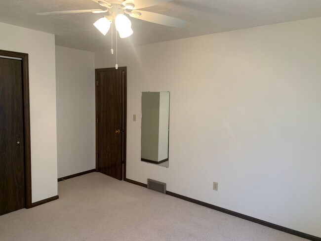Building Photo - Looking for country living? Check out this...