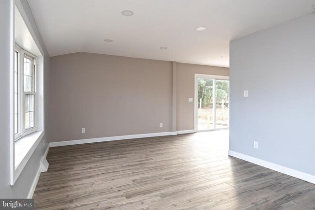 Building Photo - 130 Pulaski Ave