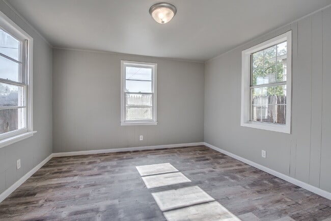 Building Photo - Pre-Leasing for Summer/Fall 2026 - Close to TTU