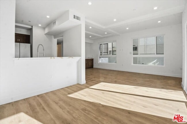 Building Photo - 1820 Prosser Ave