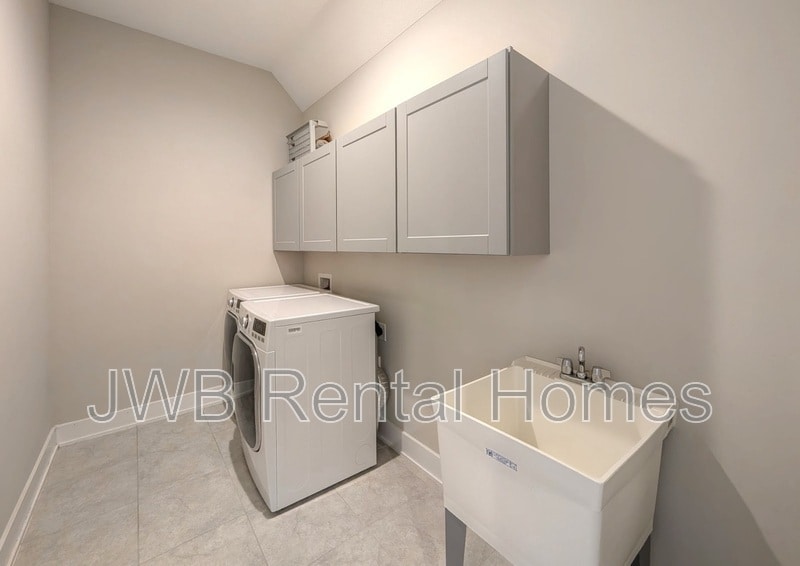 Building Photo - 141 Topside Dr.