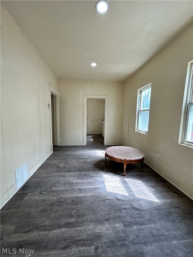 Building Photo - 1317 Plum St