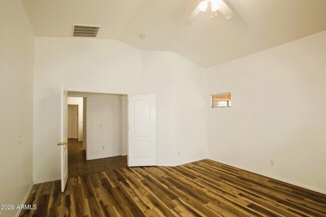 Building Photo - 25735 W Elwood St