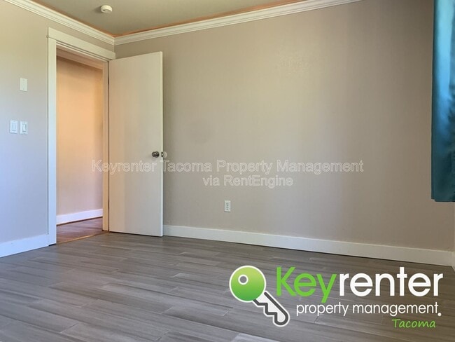 Building Photo - 1355 E 44th St