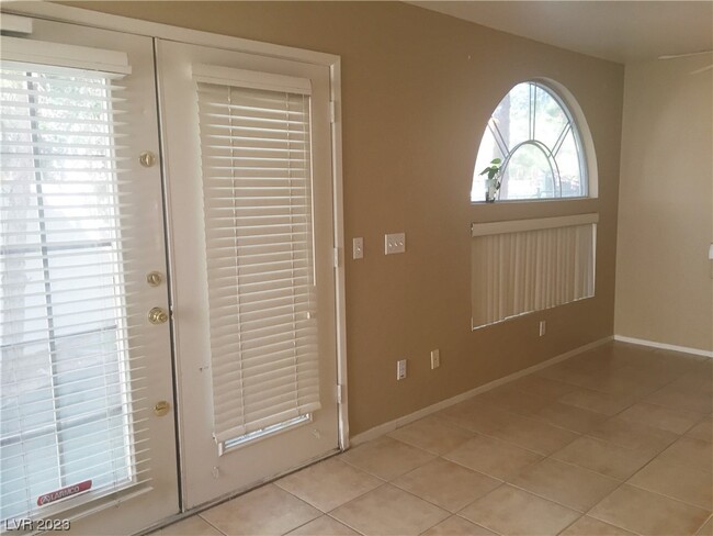 Building Photo - 8800 Sandringham Ave