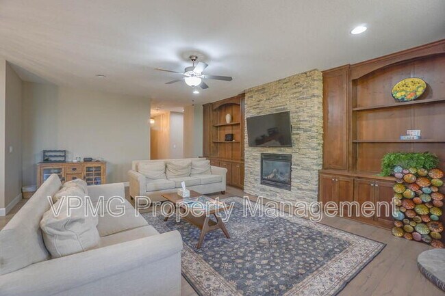 Building Photo - 12114 NW 41st Ave