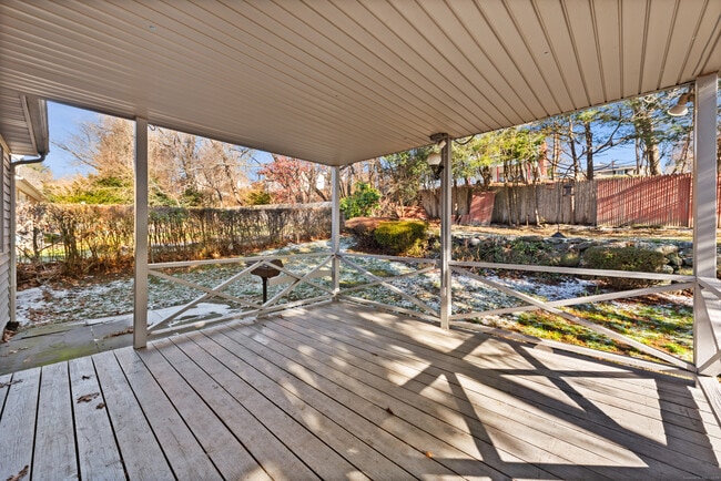 Building Photo - 30 Doran St