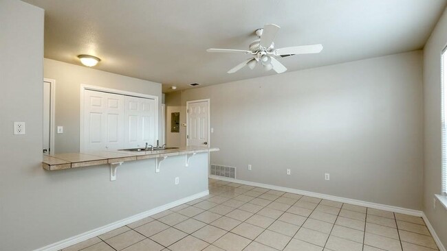 Building Photo - 107 Castleberry Ct