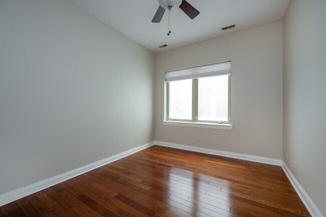 Building Photo - 2841 N Pulaski Rd