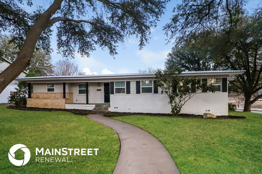 Primary Photo - 3550 Creston Ct