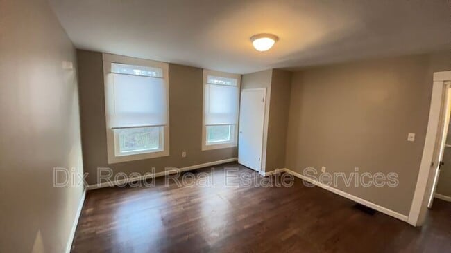 Building Photo - 879 Rockdale Ave