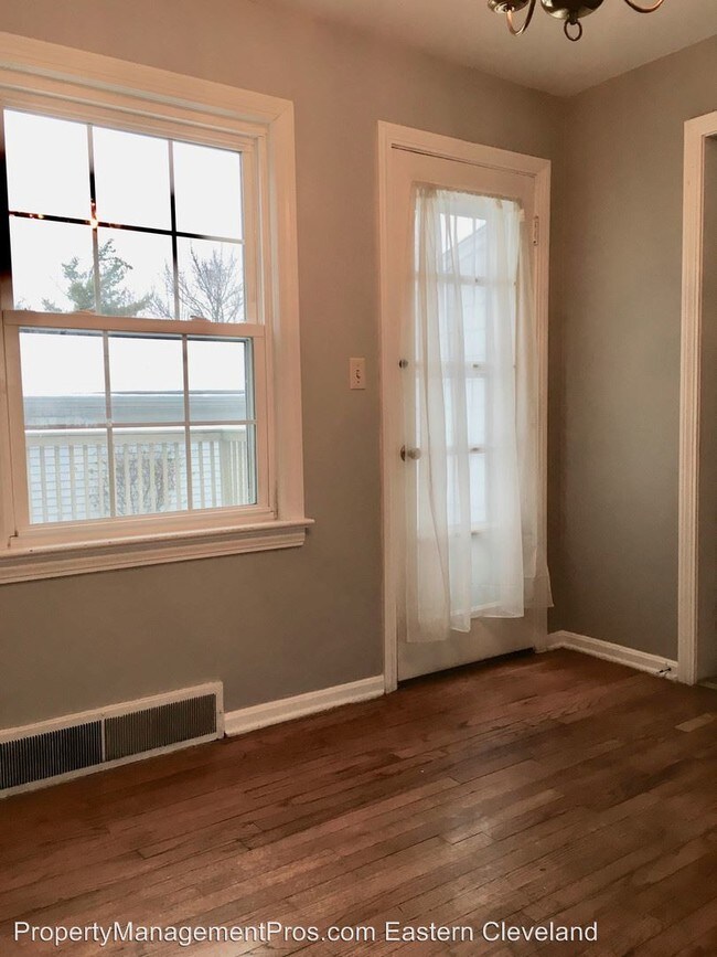 Building Photo - 4 br, 1.5 bath House - 5295 Edenhurst Rd.