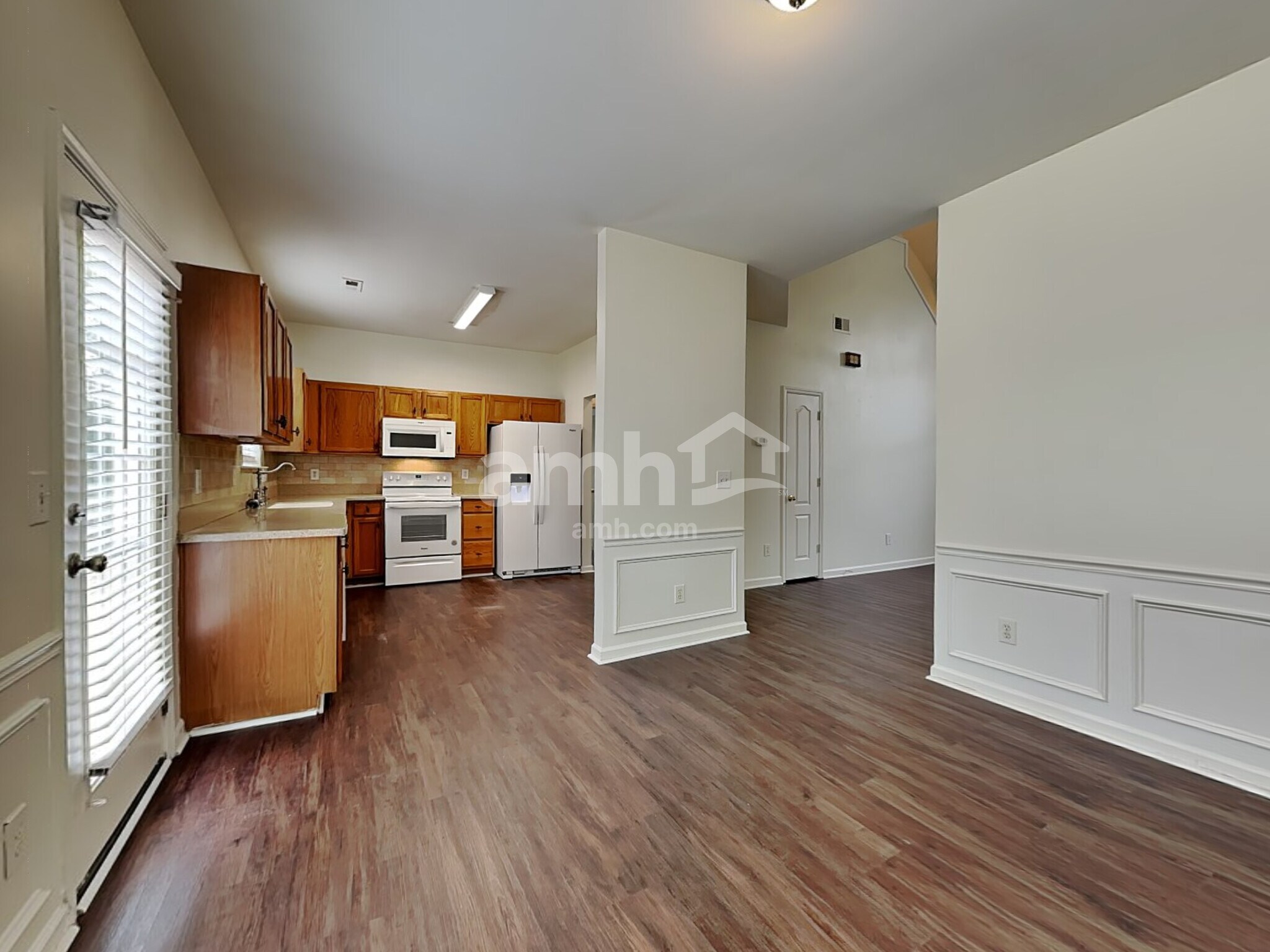Building Photo - 3439 Silverlake Ct