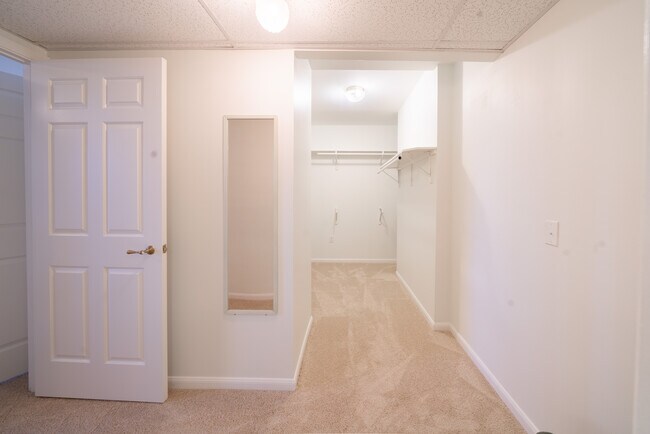 Building Photo - 1 Towers Park Ln