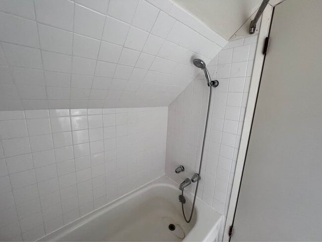 Building Photo - Charming Top-Floor Studio with Scenic Views at The Willows