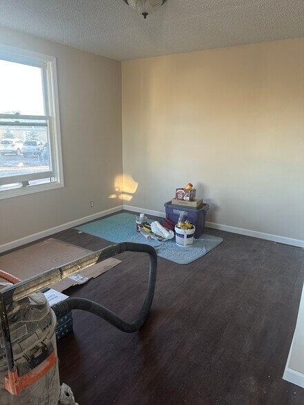 Building Photo - 1134 Birchmont Dr NE