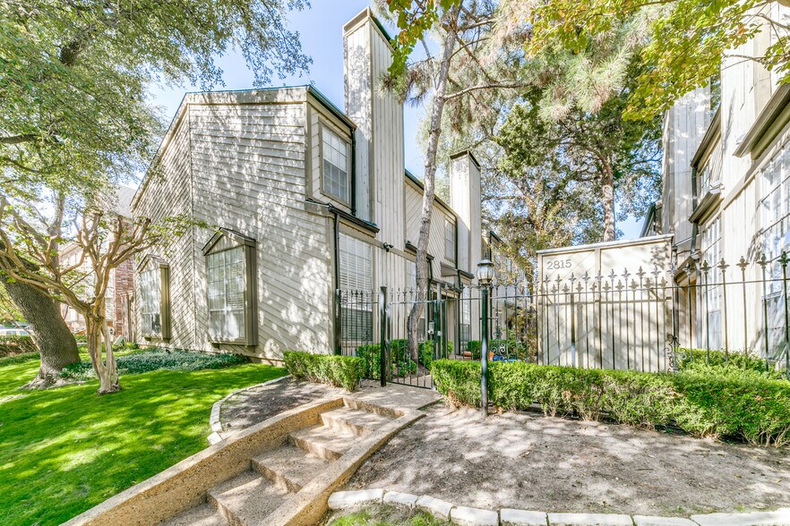 Building Photo - 2815 Welborn St