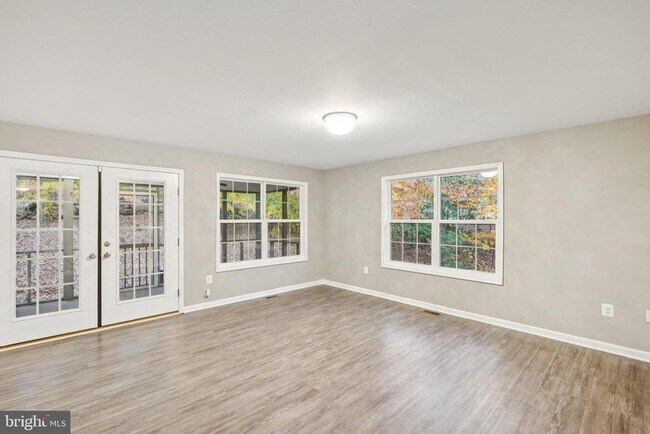 Building Photo - 1317 Charleston St