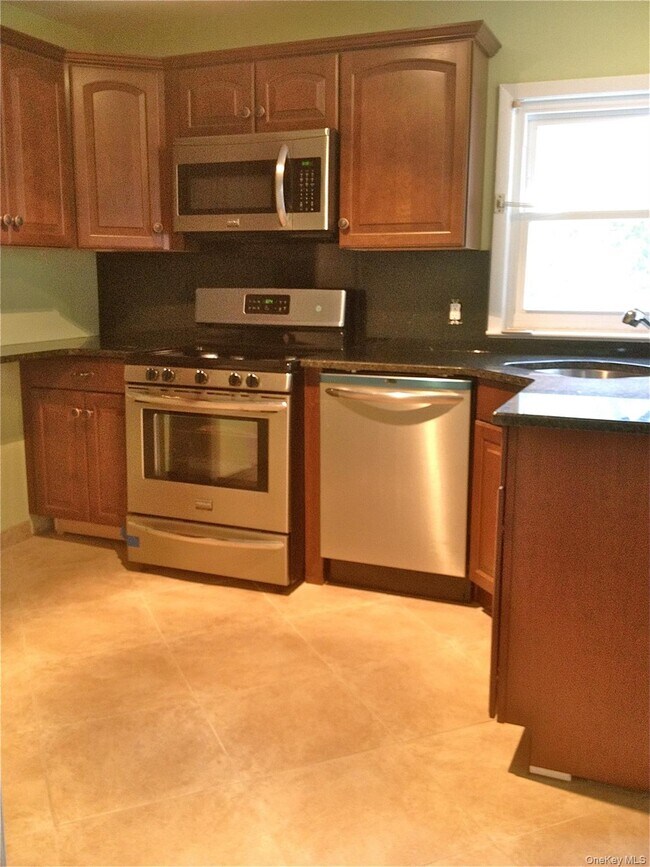 Building Photo - 15 Maple Grove St