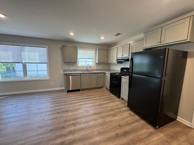 Building Photo - 207 Mountaindale Dr