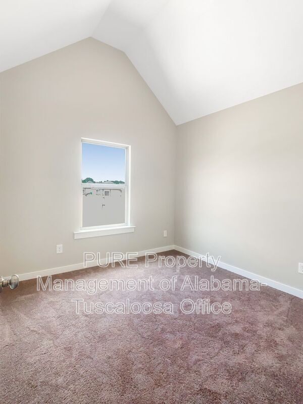 Building Photo - 14421 Chase Dr