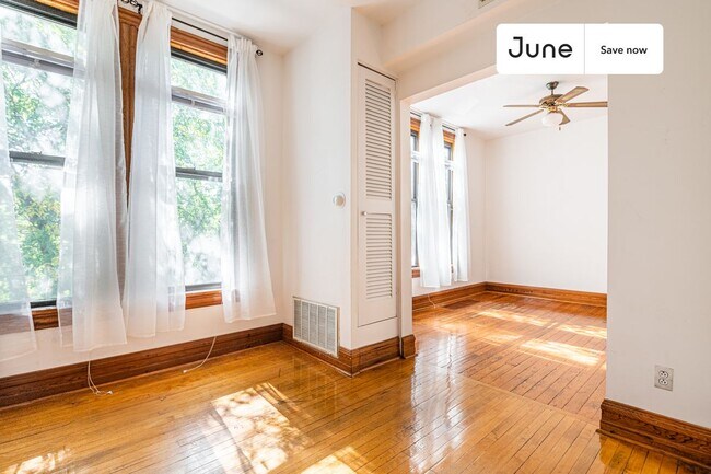 Building Photo - 3134 N Southport Ave